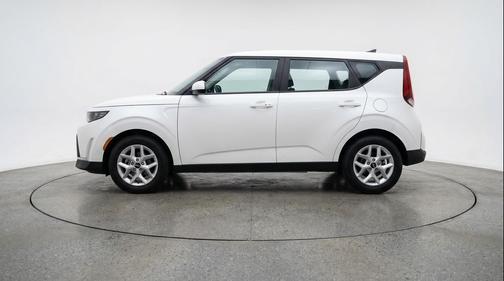 Snow White Pearl 2025 Kia Soul LX