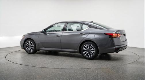 Gun Metallic 2025 Nissan Altima SV FWD