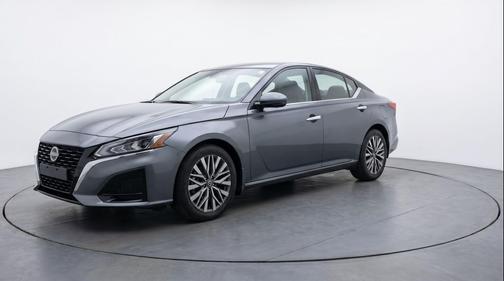 Gun Metallic 2025 Nissan Altima SV FWD