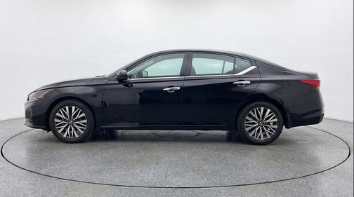 Super Black 2025 Nissan Altima SV FWD