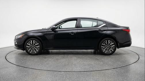 Super Black 2025 Nissan Altima SV FWD