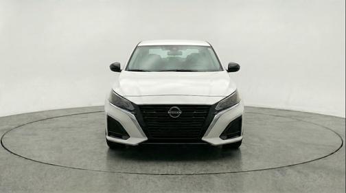 Glacier White 2025 Nissan Altima SV FWD