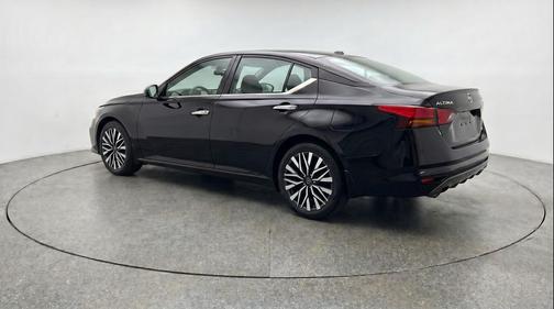 Super Black 2025 Nissan Altima SV FWD