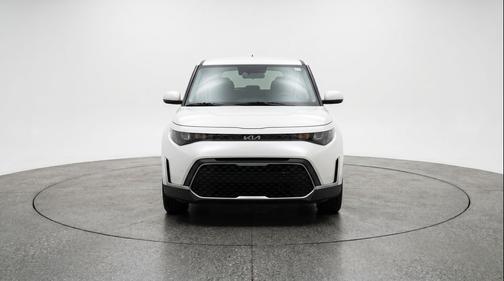 Snow White Pearl 2025 Kia Soul LX