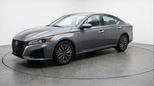 Gun Metallic 2025 Nissan Altima SV FWD
