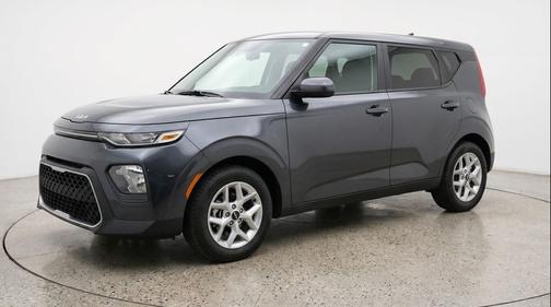 Gravity Gray 2025 Kia Soul LX