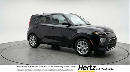 Fusion Black 2025 Kia Soul LX
