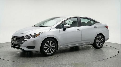 Brilliant Silver Metallic 2025 Nissan Versa 1.6 SV