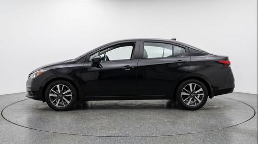 Super Black 2025 Nissan Versa 1.6 SV