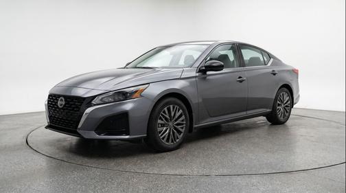Gun Metallic 2025 Nissan Altima SV FWD