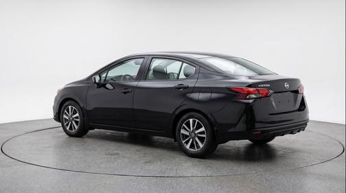 Super Black 2025 Nissan Versa 1.6 SV
