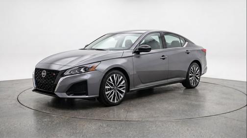 Gun Metallic 2025 Nissan Altima SV FWD
