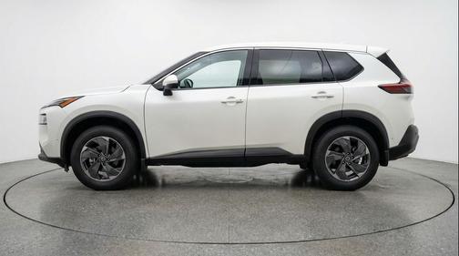Everest White Pearl Tricoat 2025 Nissan Rogue SV
