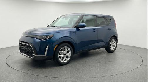 Gravity Gray 2025 Kia Soul LX