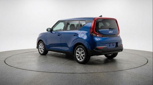 Gravity Gray 2025 Kia Soul LX
