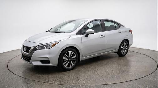 Brilliant Silver Metallic 2025 Nissan Versa 1.6 SV
