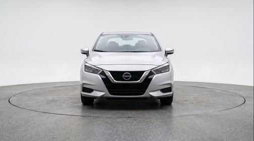 Brilliant Silver Metallic 2025 Nissan Versa 1.6 SV