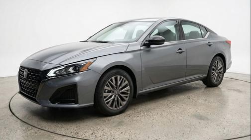 Gun Metallic 2025 Nissan Altima SV FWD