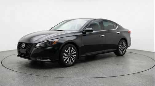 Super Black 2025 Nissan Altima SV FWD