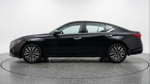 Super Black 2025 Nissan Altima SV FWD