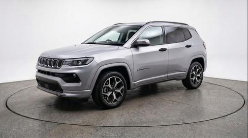 Silver Zynith Metallic Clearcoat 2025 Jeep Compass Limited