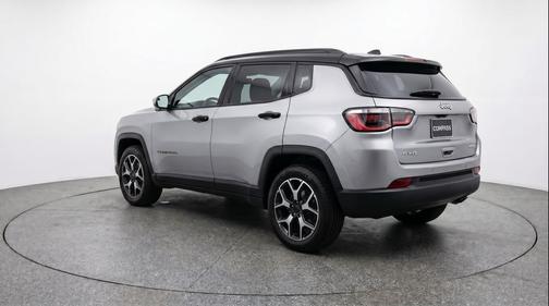 Silver Zynith Metallic Clearcoat 2025 Jeep Compass Limited