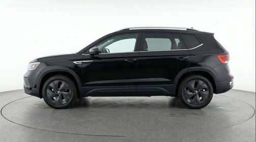 Deep Black Pearl 2026 Volkswagen Taos S