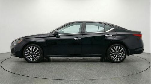 Super Black 2025 Nissan Altima SV FWD