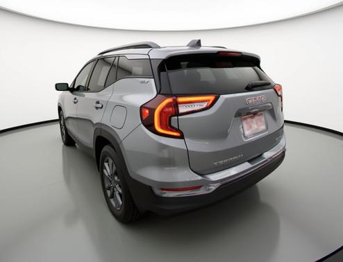Sterling Metallic 2024 GMC Terrain SLT