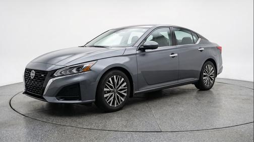 Gun Metallic 2025 Nissan Altima SV FWD