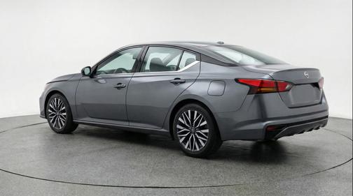 Gun Metallic 2025 Nissan Altima SV FWD