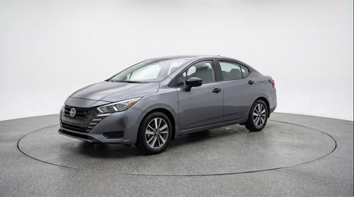 Gun Metallic 2025 Nissan Versa 1.6 SV