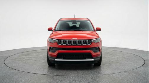 Red Hot Pearlcoat 2025 Jeep Compass Latitude