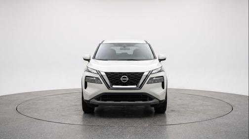 Everest White Pearl Tricoat 2025 Nissan Rogue SV