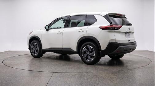 Everest White Pearl Tricoat 2025 Nissan Rogue SV