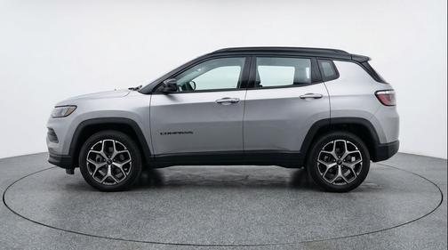 Silver Zynith Metallic Clearcoat 2025 Jeep Compass Limited