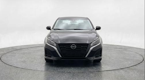 Super Black 2025 Nissan Altima SV FWD