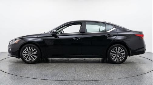 Super Black 2025 Nissan Altima SV FWD