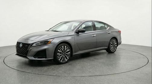 Gun Metallic 2025 Nissan Altima SV FWD