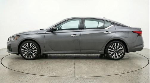 Gun Metallic 2025 Nissan Altima SV FWD
