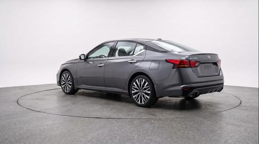 Gun Metallic 2025 Nissan Altima SV FWD
