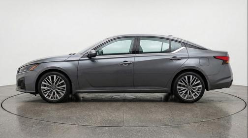 Gun Metallic 2025 Nissan Altima SV FWD