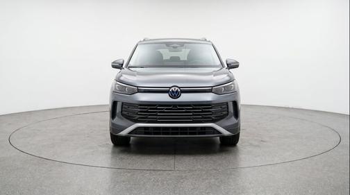 platinum gray metallic 2026 Volkswagen Tiguan 2.0T SE
