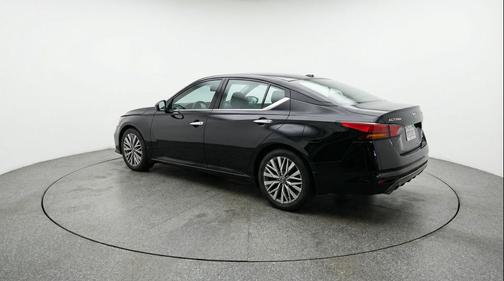 Super Black 2025 Nissan Altima SV FWD