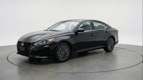 Super Black 2025 Nissan Altima SV FWD