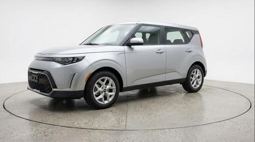 Steel Gray 2025 Kia Soul LX