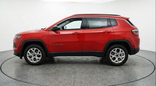 Red Hot Pearlcoat 2025 Jeep Compass Latitude