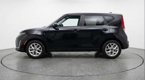 Fusion Black 2025 Kia Soul LX