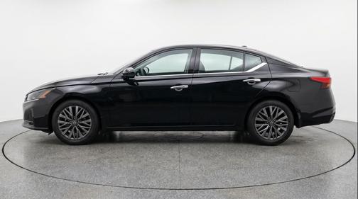Super Black 2025 Nissan Altima SV FWD