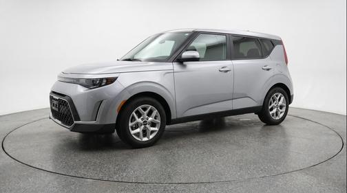 Steel Gray 2025 Kia Soul LX
